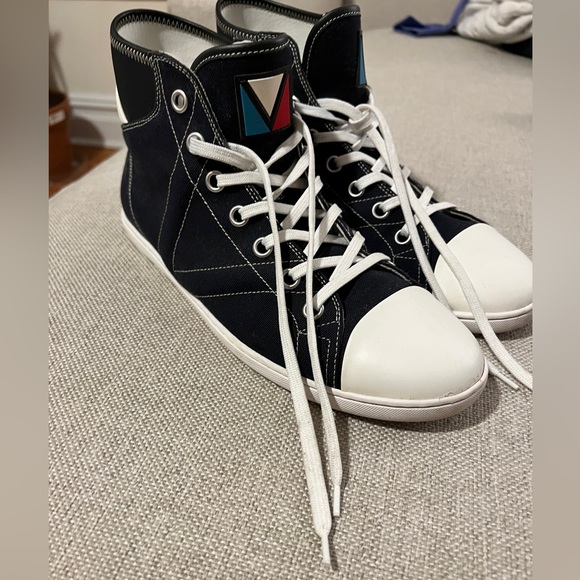 Louis Vuitton Converse - Picture 2 of 6